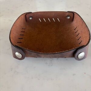 Versa Carry Leather Cathch-all Container